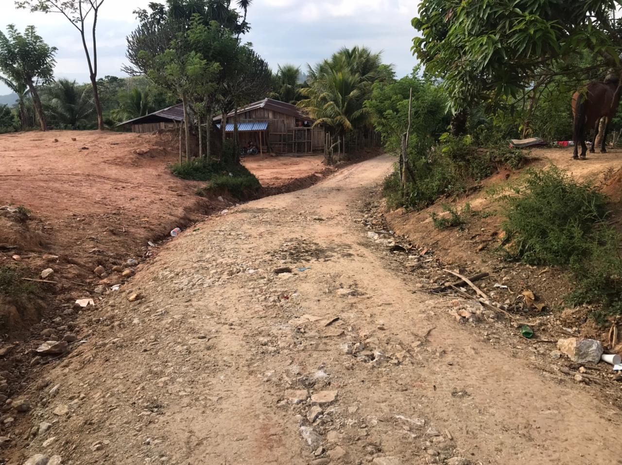 Caminos mejorará vía de acceso a comunidad de Los Amates, Izabal