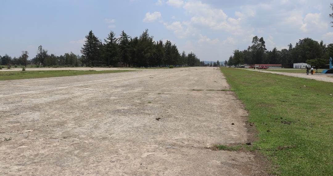 Analizan mantenimiento a pista de aterrizaje en Quiché