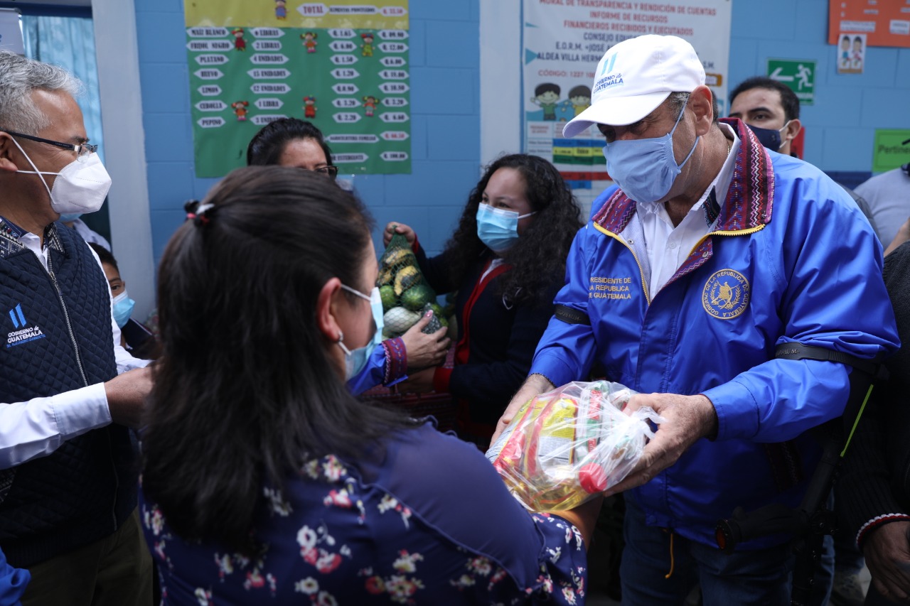 Presidente Giammattei: “La alimentación escolar tiene una altísima incidencia en el desarrollo de nuestros niños“