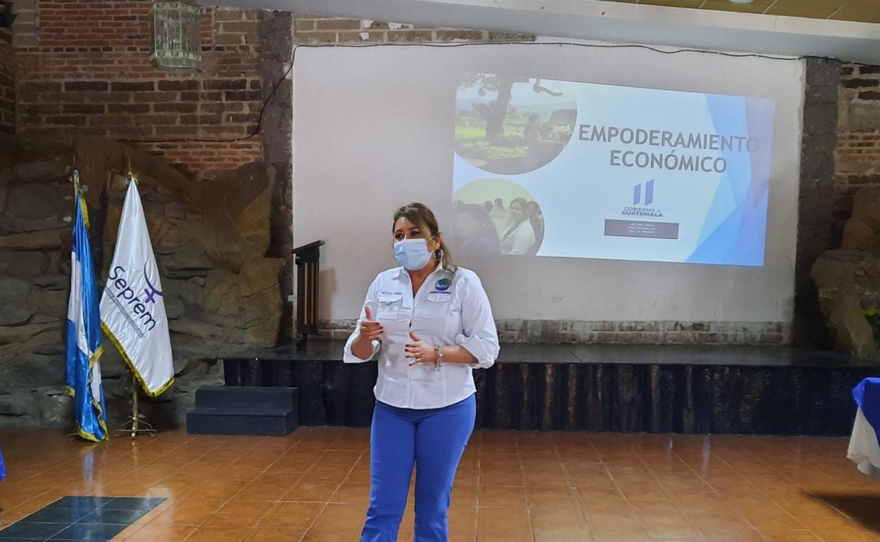 Promueven empoderamiento de la mujer huehueteca