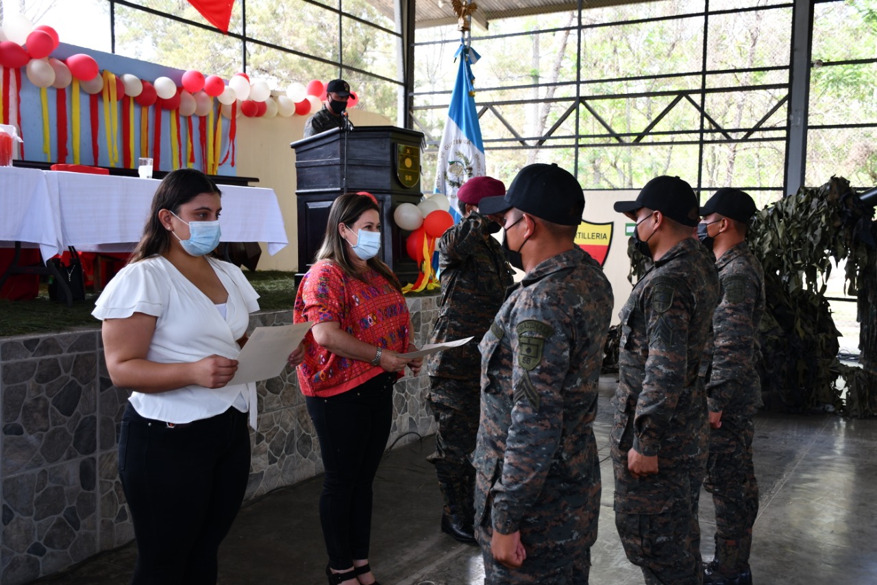 Soldados se capacitan en el combate de incendios forestales