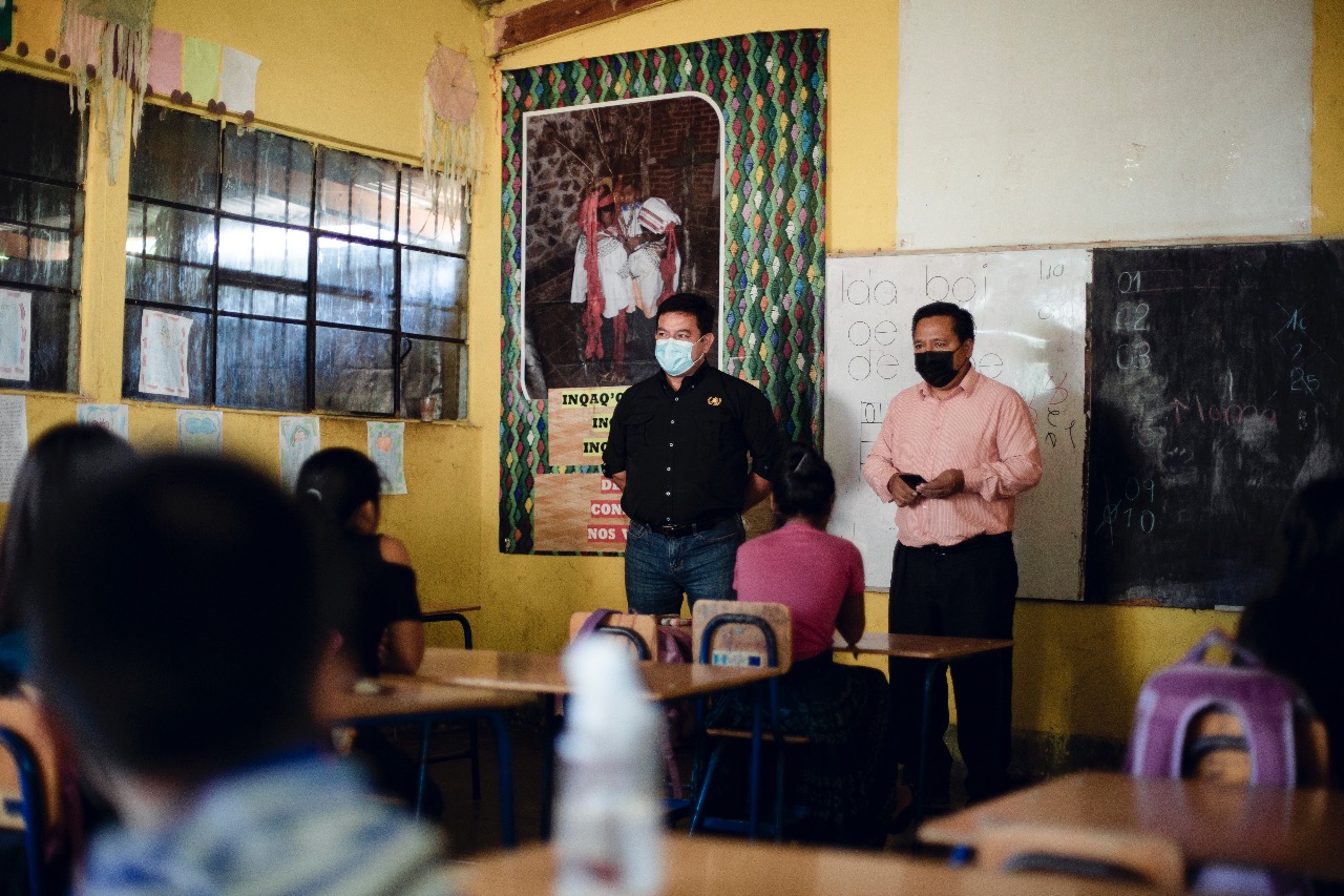 Verifican cumplimiento de protocolos de bioseguridad en escuela de Santa Cruz Verapaz
