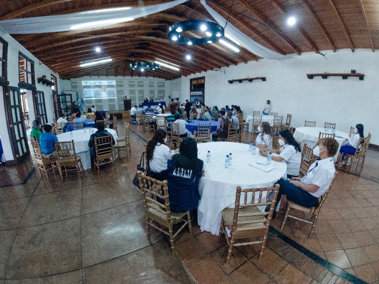 Gobernador de Alta Verapaz participa en rendición de cuentas de Plan Internacional