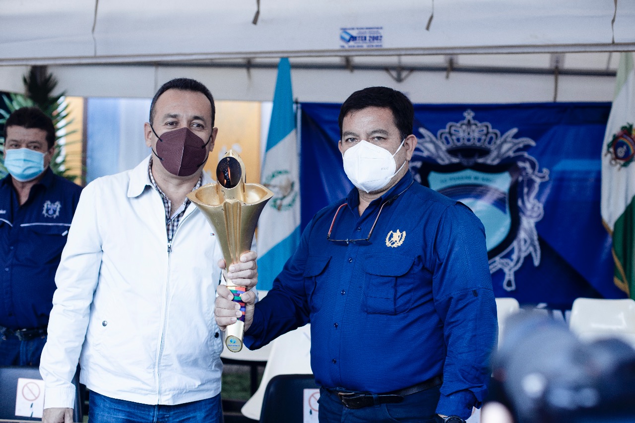 Antorcha Bicentenario llega a Cobán