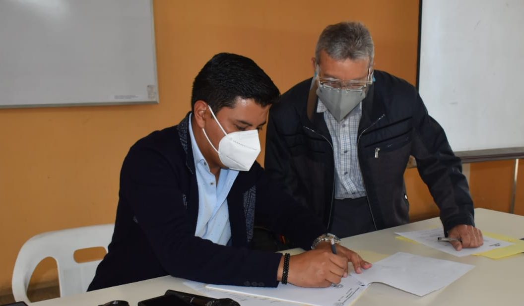 Codede de Quetzaltenango firma el 69 por ciento de convenios para proyectos de desarrollo