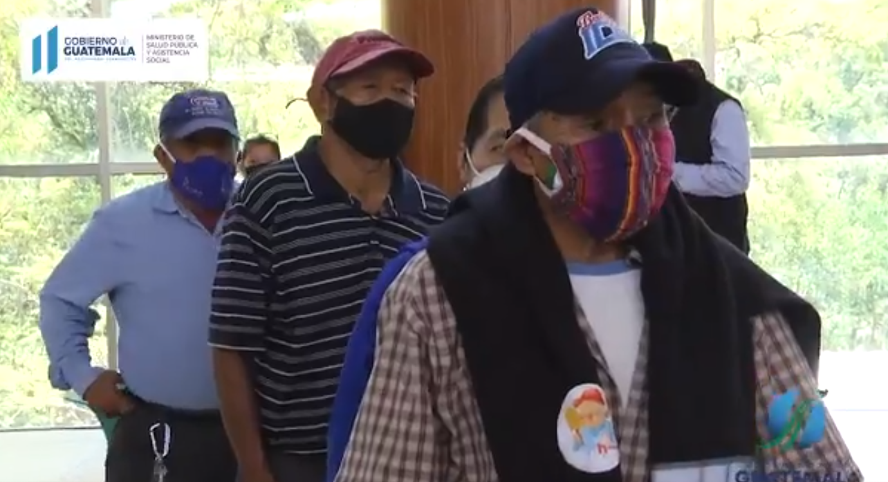 Comparten video de la vacunación de Abuelitos Heladeros