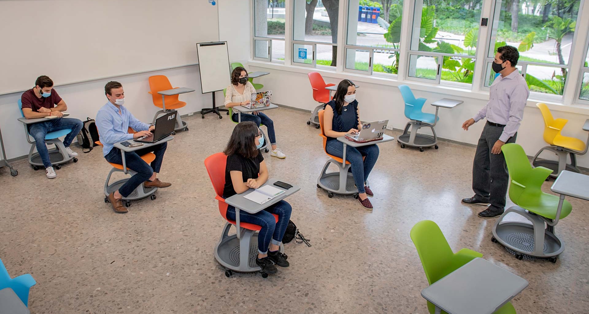 Universidad en México diseña aulas con clases híbridas tras la pandemia