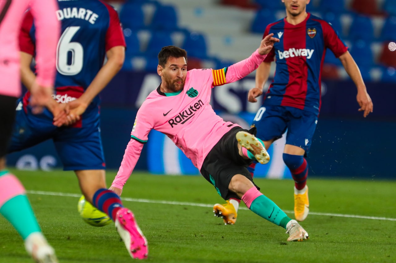 Barcelona empata ante Levante y La Liga se le escapa