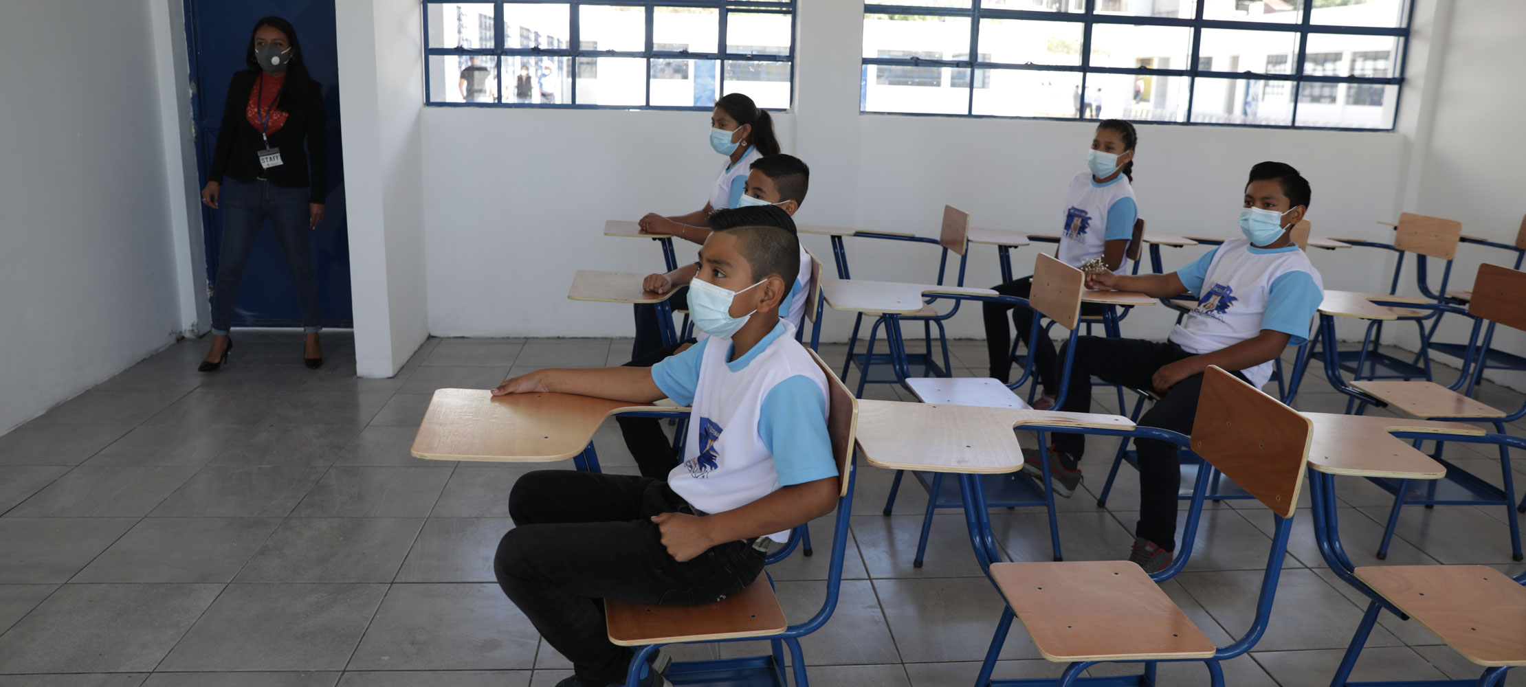 Mides beneficia a 5 mil 500 jóvenes con beca de educación media