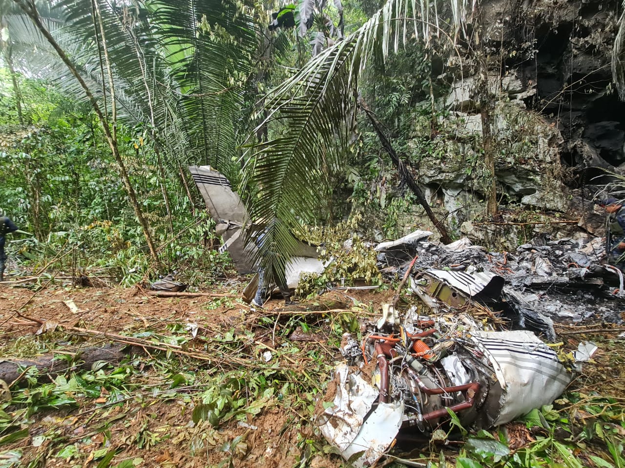 Fuerzas de Tierra del Ejército localizan en Izabal aeronave accidentada con posible droga