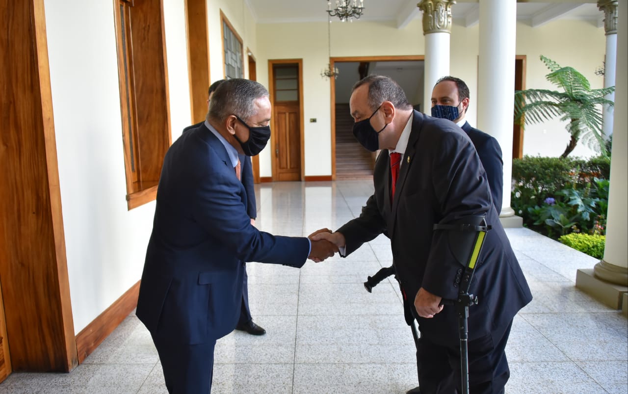 Presidente Giammattei se reúne con el Primer Ministro de Belice