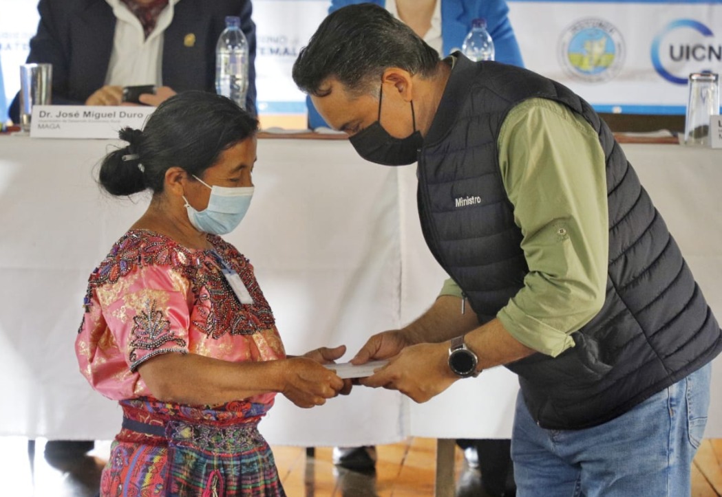 Brindan donación a 11 organizaciones para promover resiliencia del altiplano