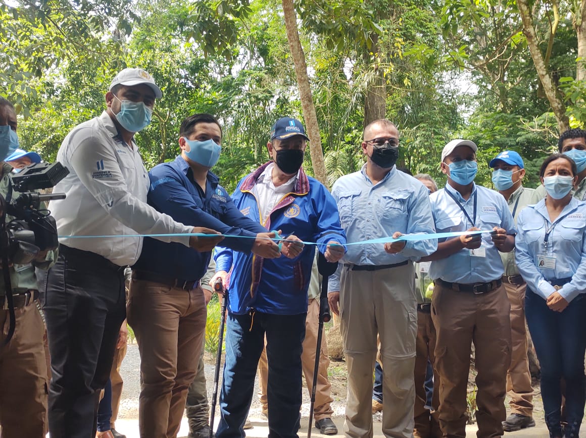 Presidente participa en la reapertura del parque arqueológico Quiriguá