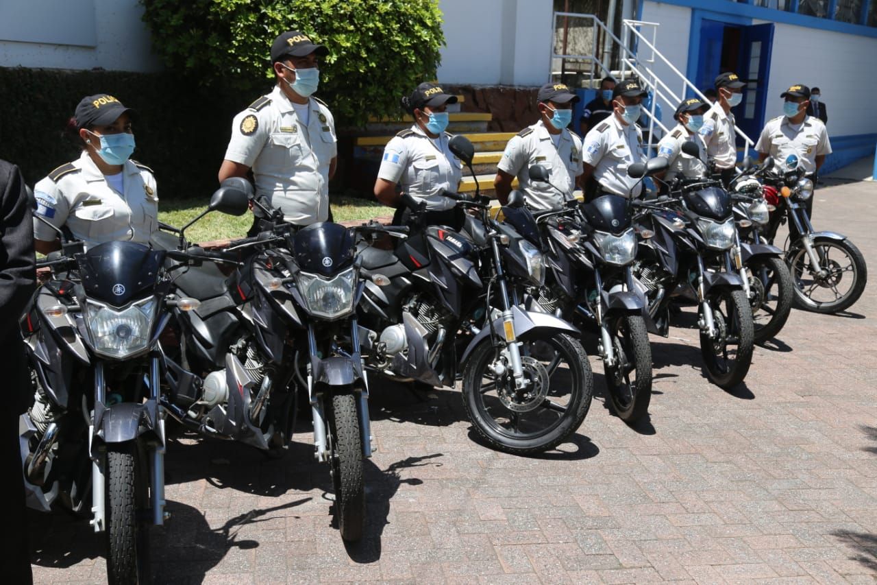 Conjuve entrega motocicletas para fortalecer la seguridad de adolescentes