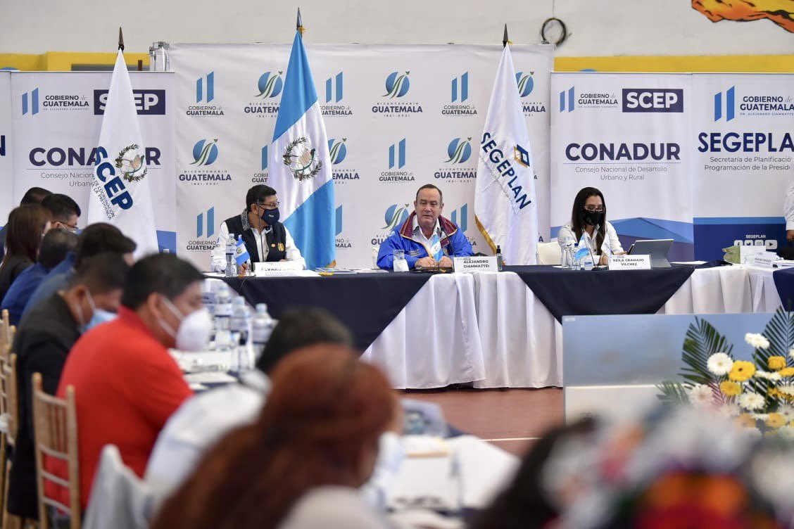 Comienza proceso de descentralización de servicios en cuatro departamentos