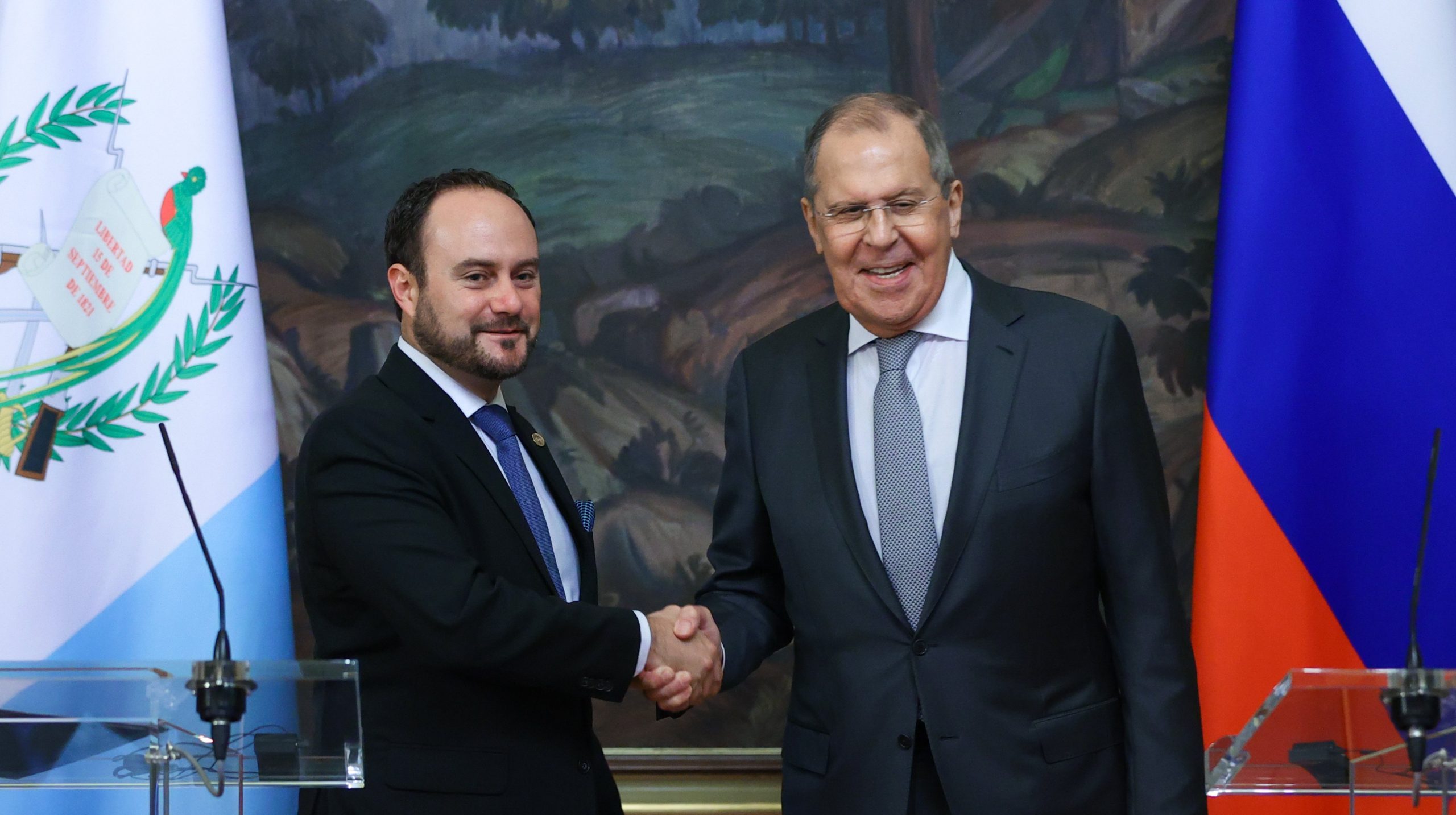 Los cancilleres de Guatemala, Pedro Brolo y de Rusia, Serguéi Lavrov, se reunieron en el país europeo la semana pasada.