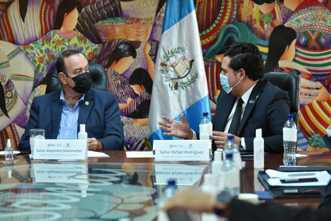 Presidente Giammattei verifica avances del Ministerio de Trabajo