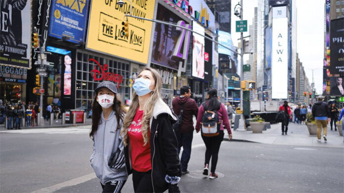 Nueva York levanta restricciones contra COVID-19 con algunas excepciones