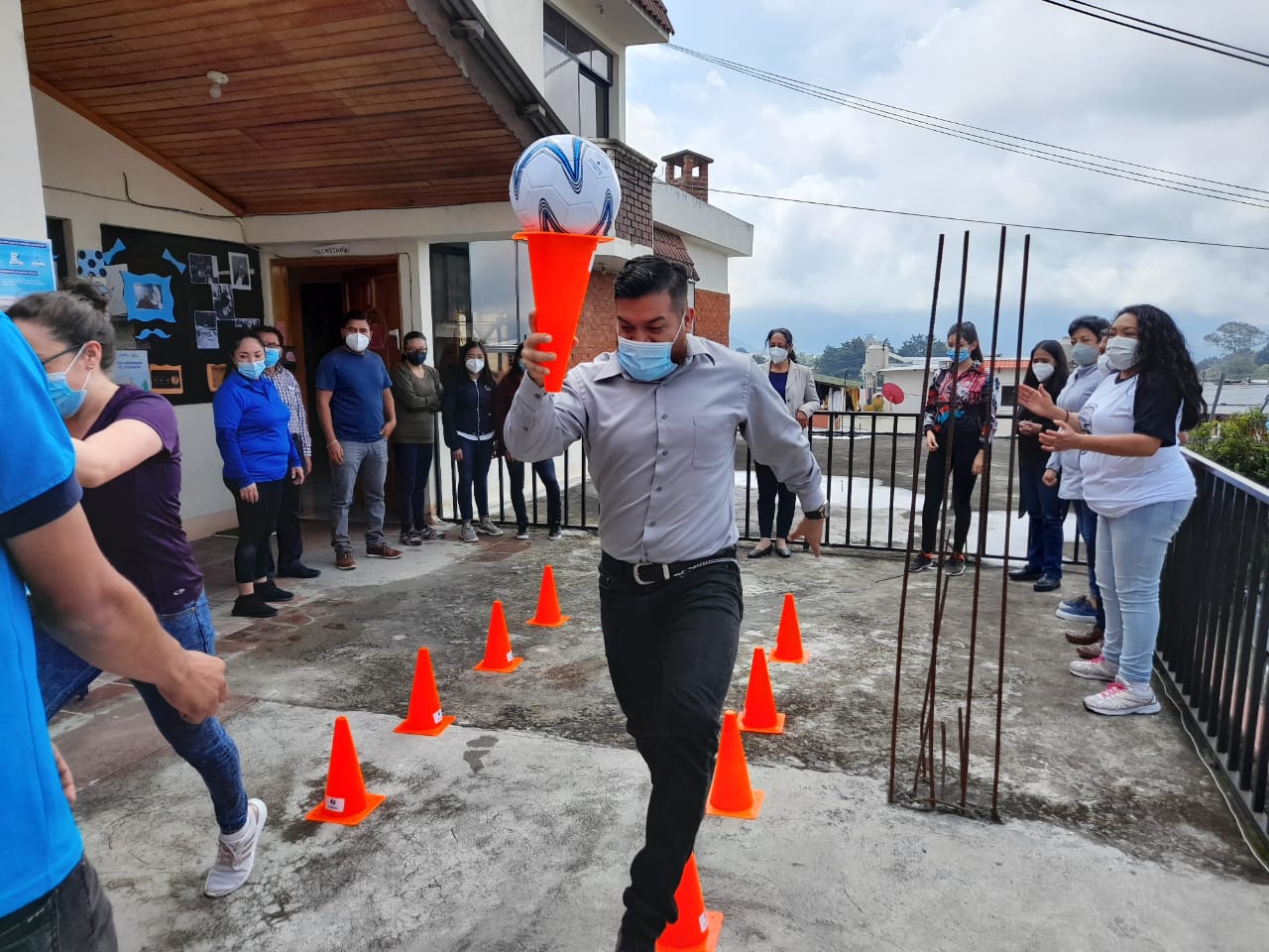 Promueven actividades deportivas y recreativas en sector laboral de San Marcos
