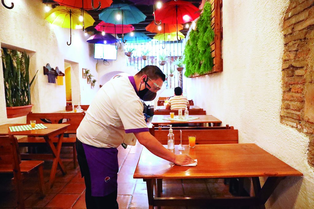 Sector de hoteles y restaurantes registra una recuperación económica, señala la SAT