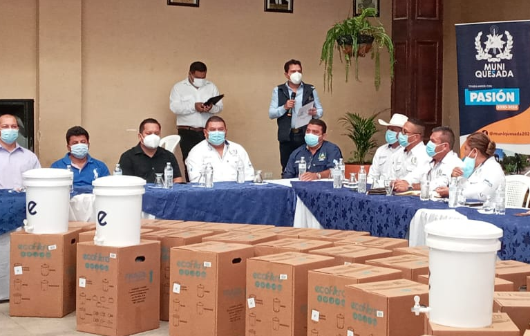 Familias de Quesada se benefician con ecofiltros