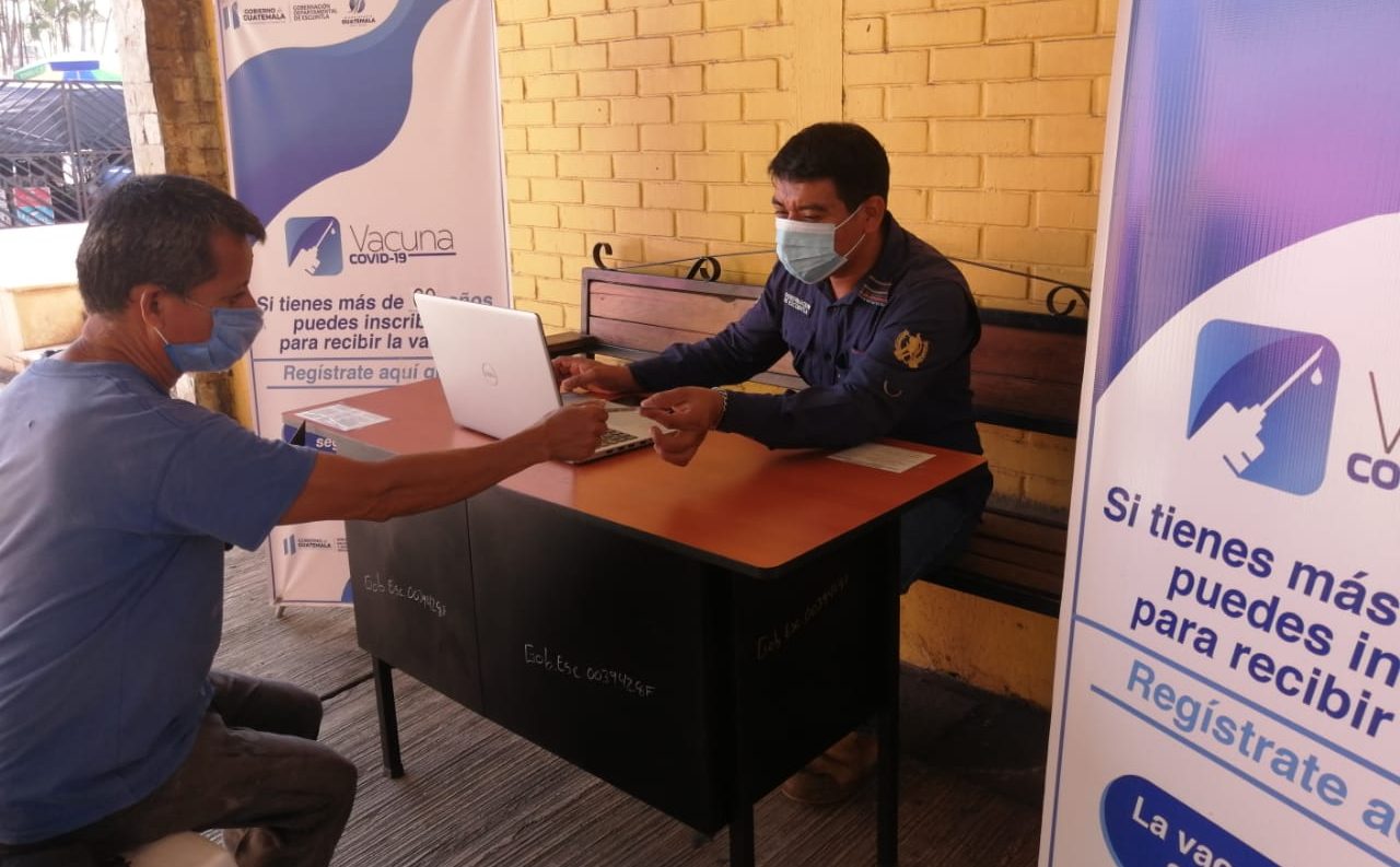 Avanza registro de vacunación para personas mayores de 50 años en Escuintla