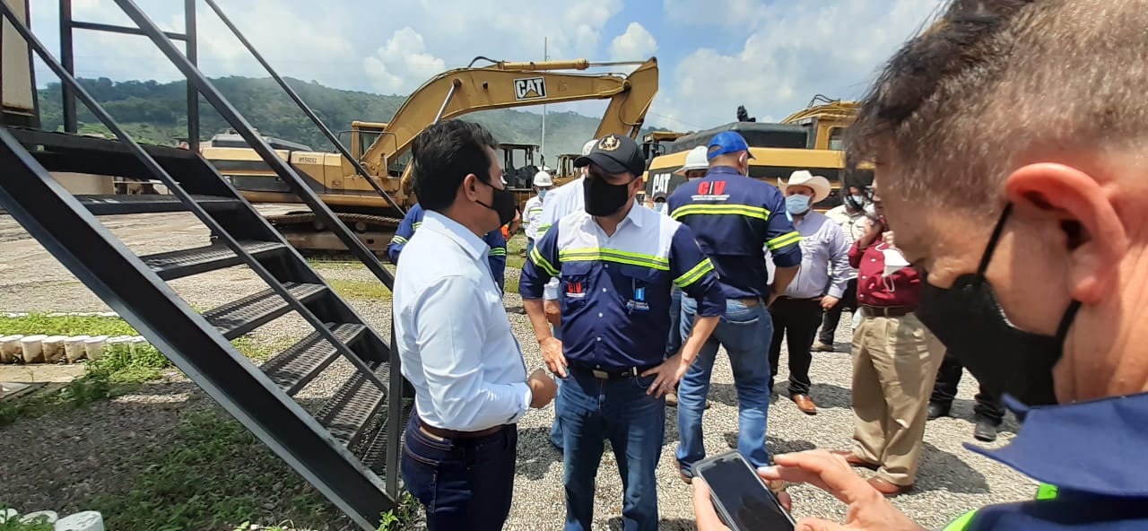 Supervisan rehabilitación en carretera de Jutiapa