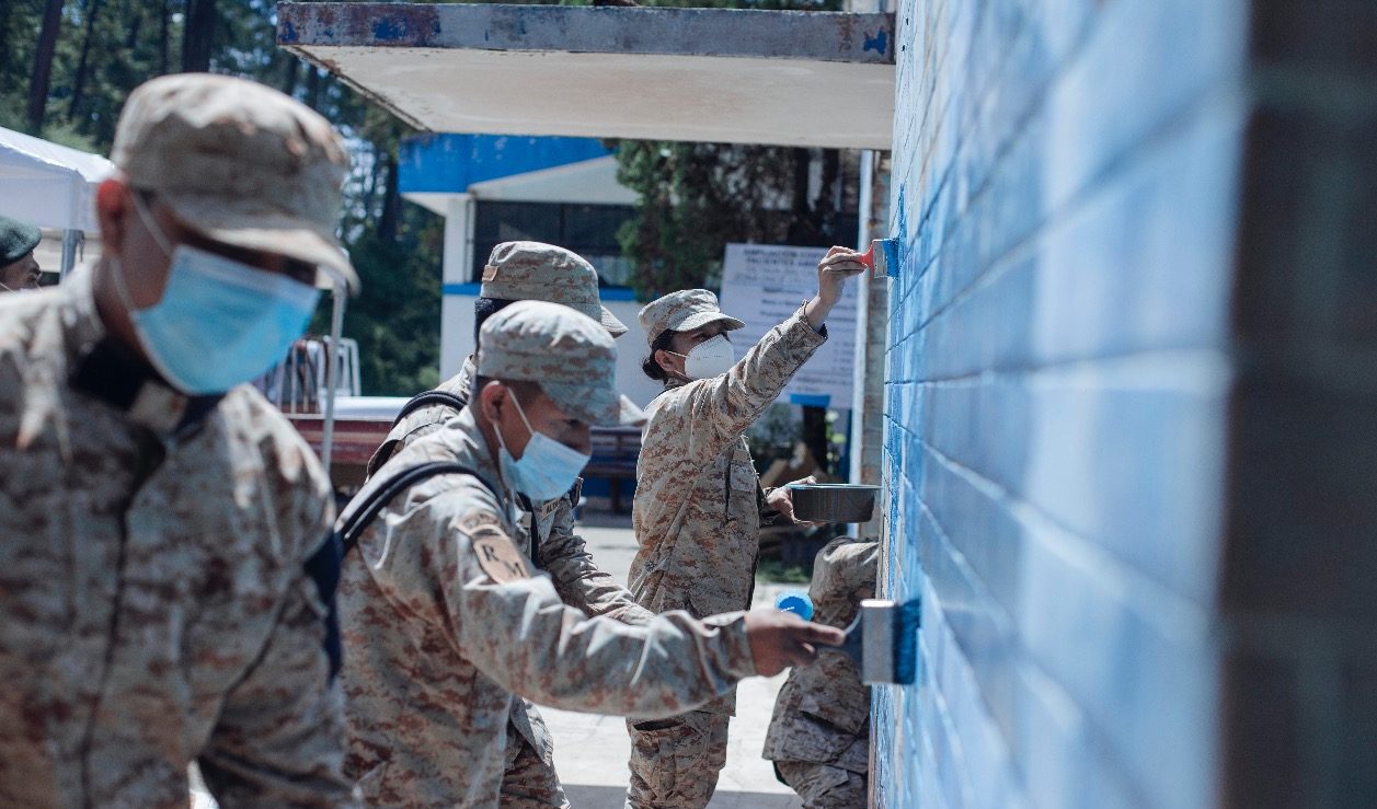 Reservistas militares de Alta Verapaz realizan servicio social