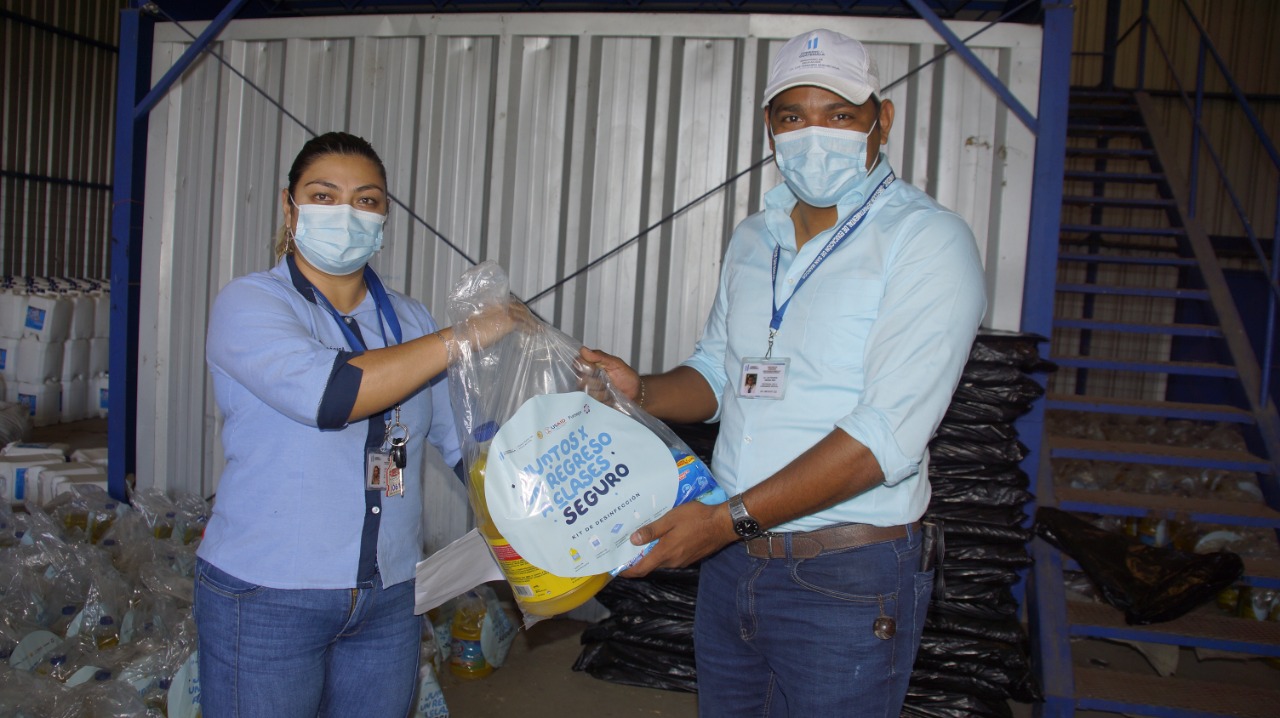 Escuelas de San Marcos reciben kits de desinfección para prevenir el COVID-19