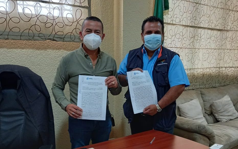 Santa Cruz Naranjo prioriza mejoramiento de escuelas y caminos rurales
