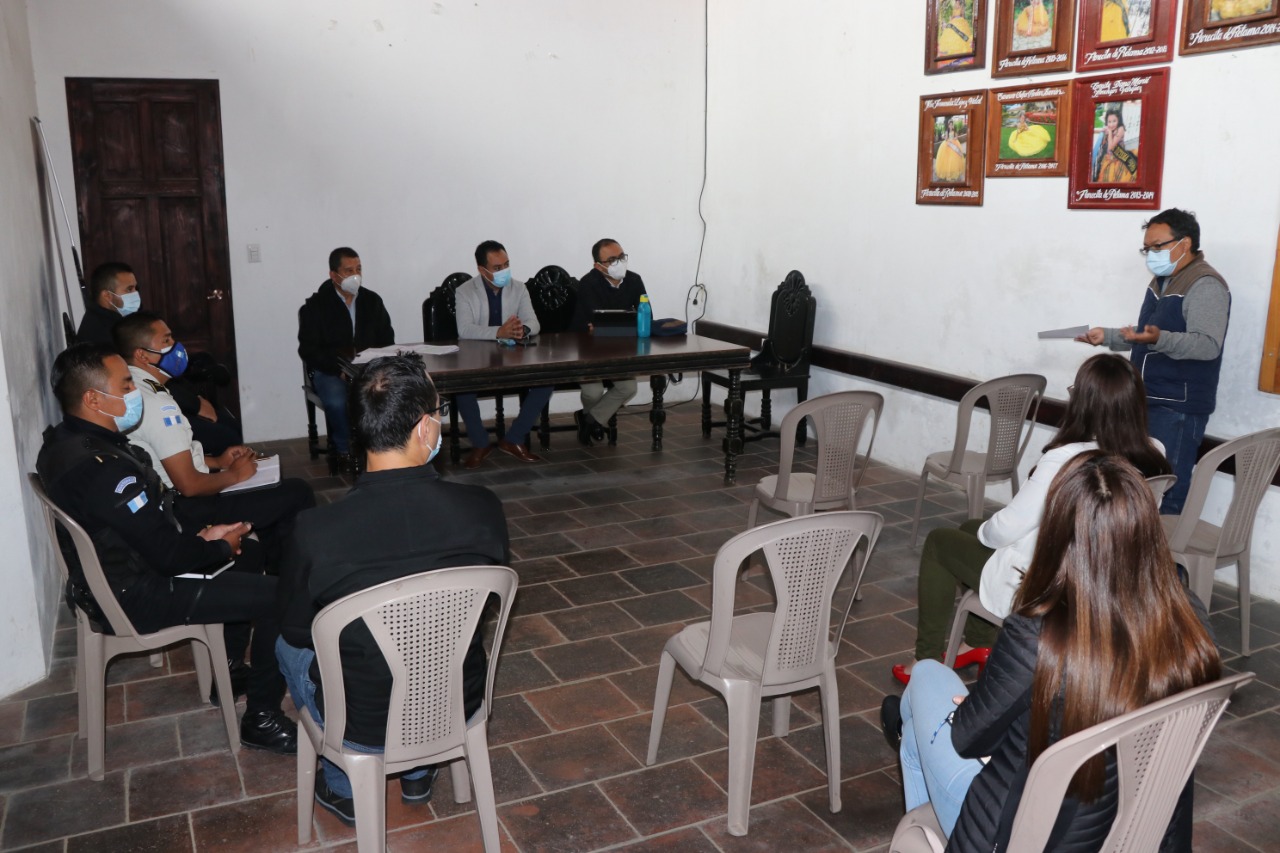 Establecen estrategias para regular bares y cantinas en San Pedro Sacatepéquez