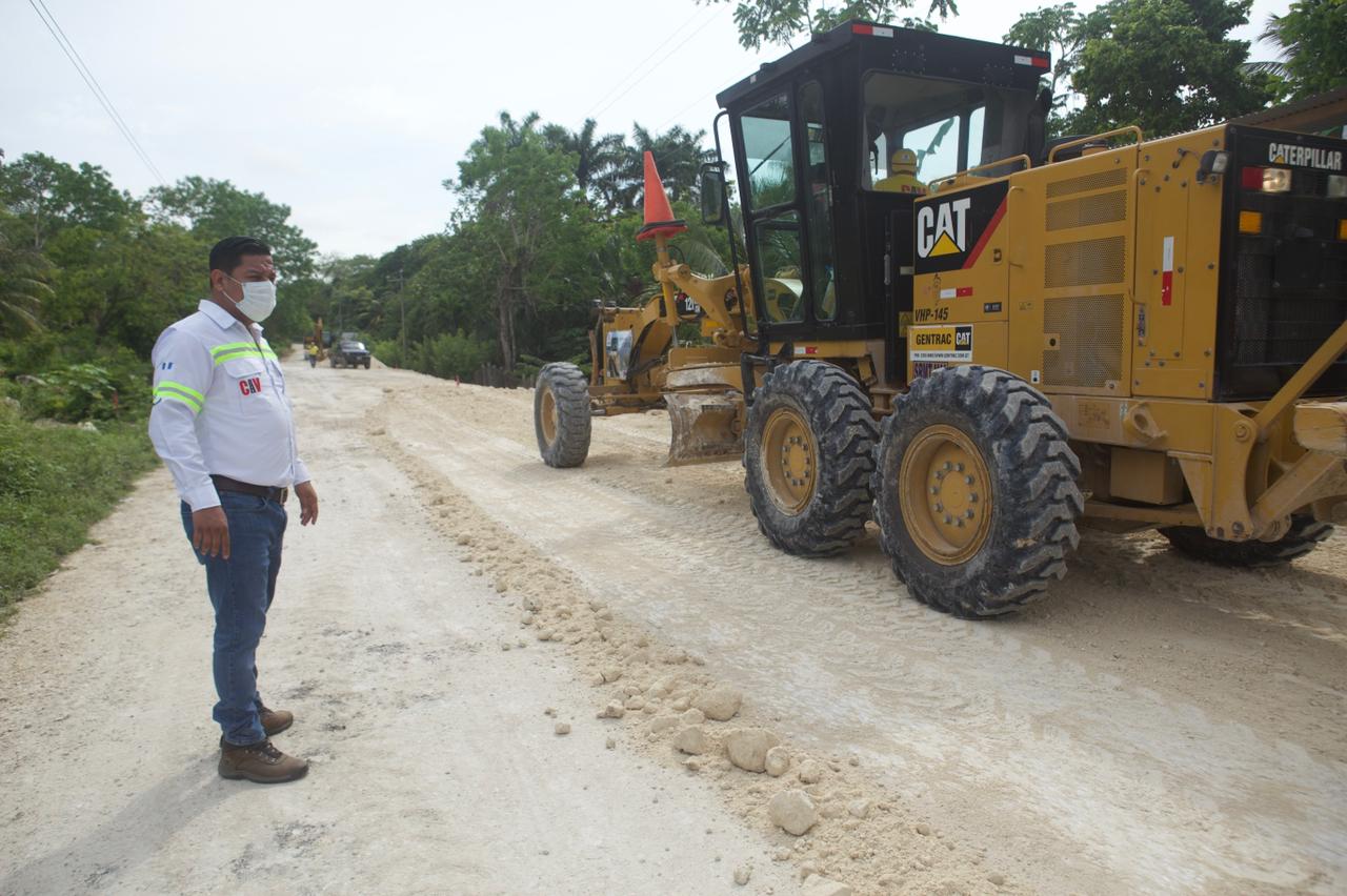 Comienza proyecto de asfalto de 27 kilómetros en Petén