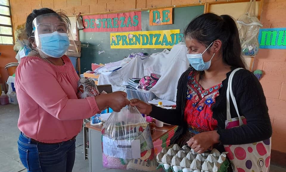 Escuelas de Quiché inician entrega de alimentos escolares