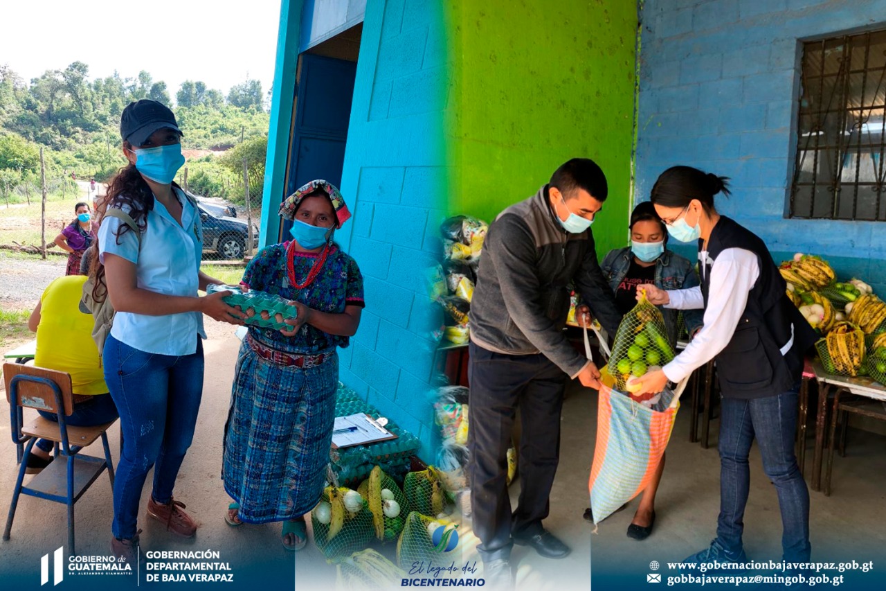 Verifican entrega de alimentación escolar en Baja Verapaz