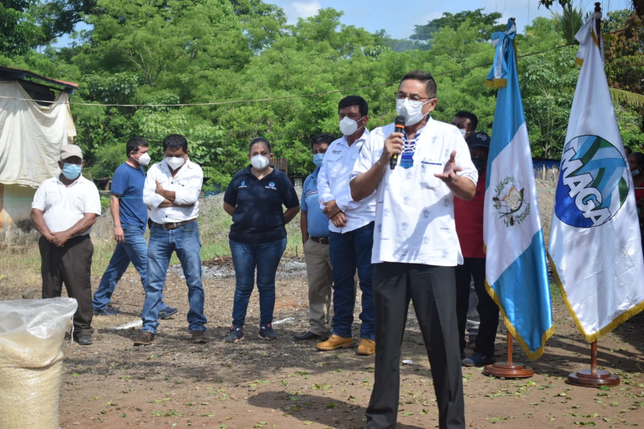 MAGA lleva alimentos a vecinos de escasos recursos de Santo Domingo Suchitepéquez