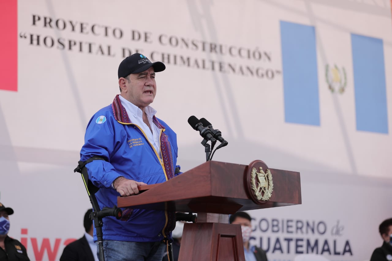 Presidente defiende independencia de poderes como pilar de la democracia en una república