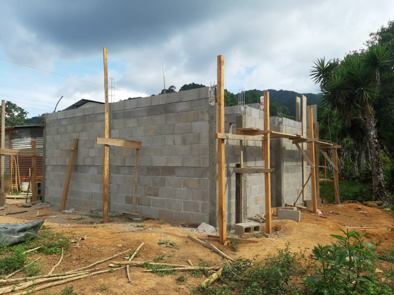 Soldados avanzan en construcción de primeras casas para familias afectadas por Eta y Iota