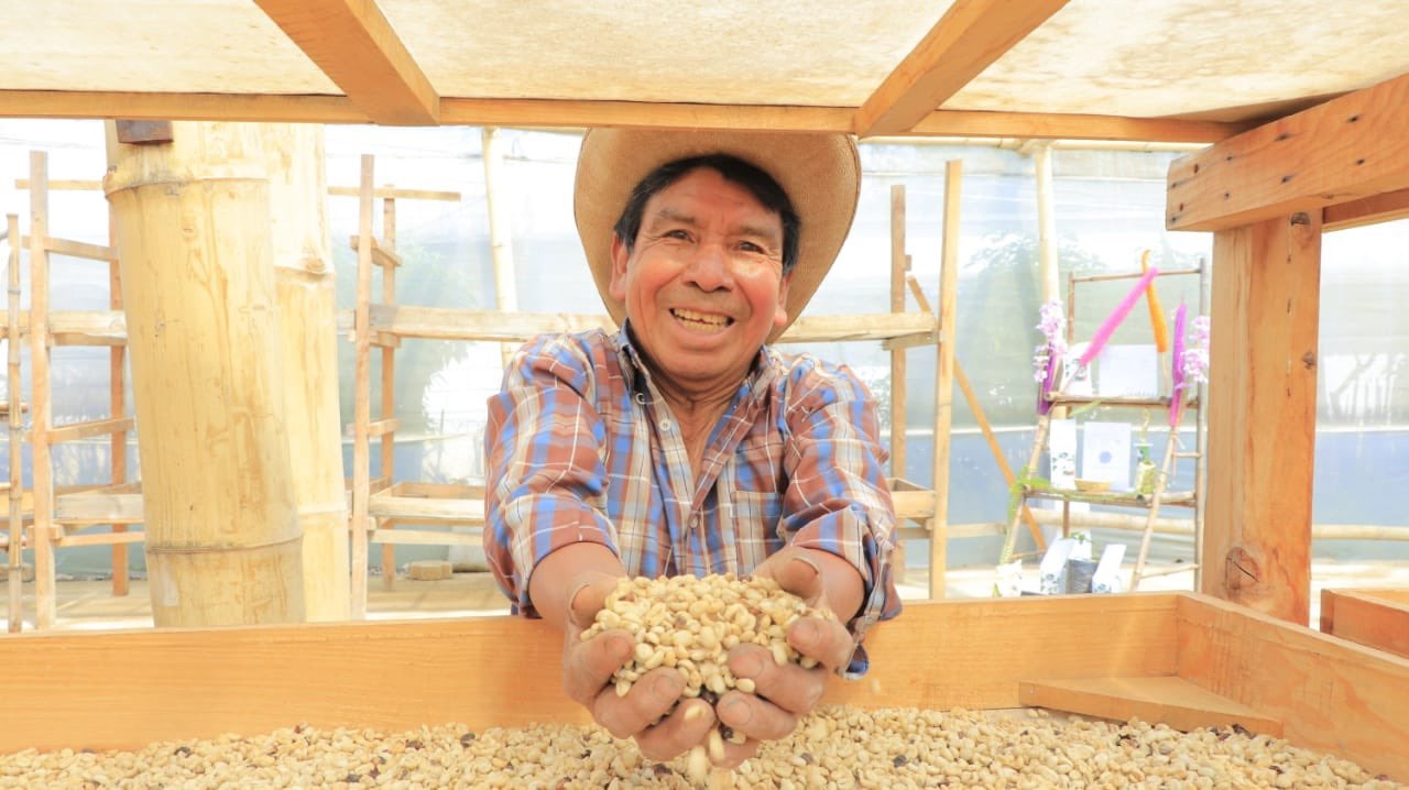Caficultores de Santo Domingo Xenacoj reciben apoyo del MAGA y la República de China (Taiwán)