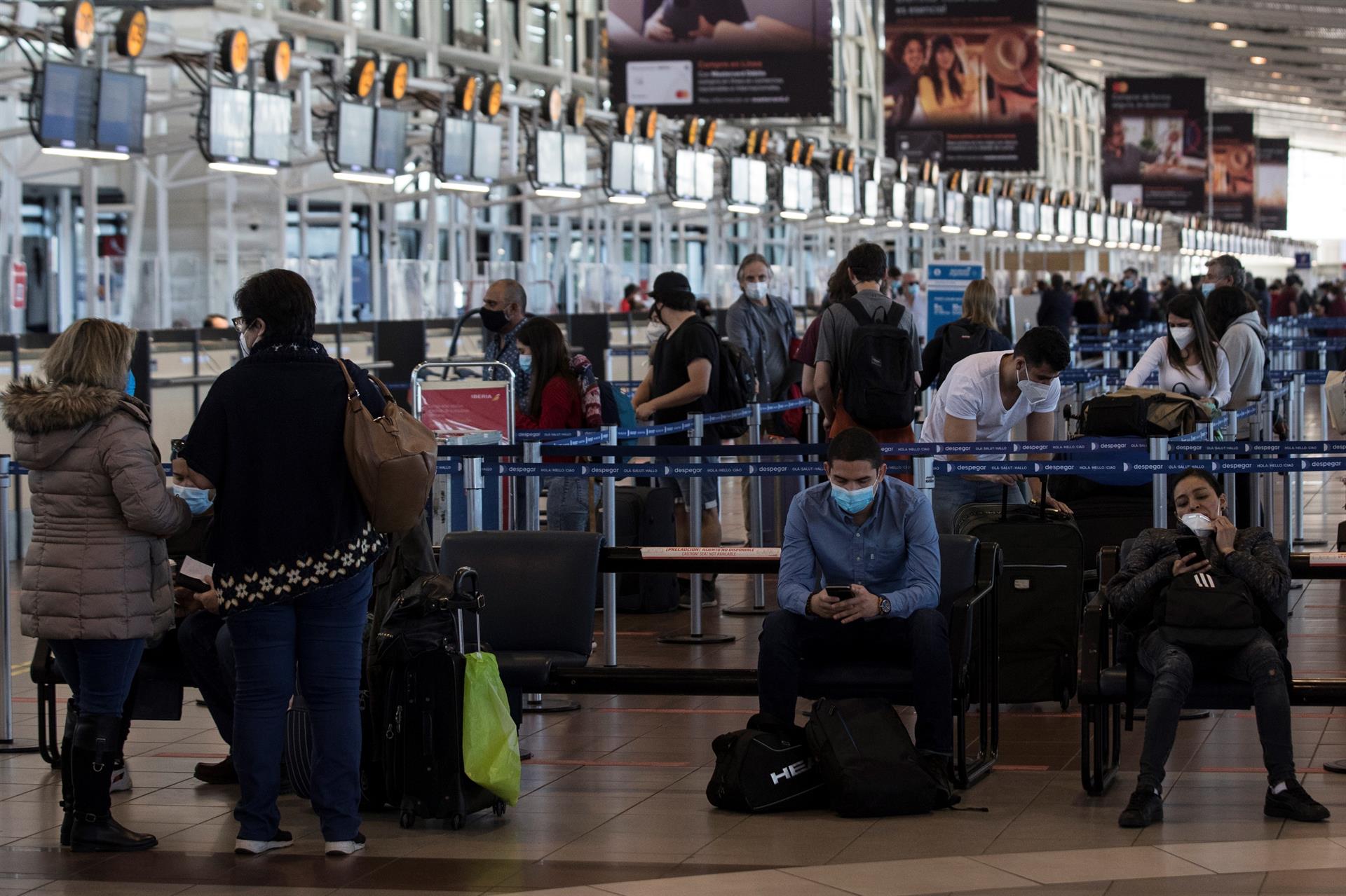 Chile confirma el primer caso de la variante delta en una mujer llegada de EE. UU.
