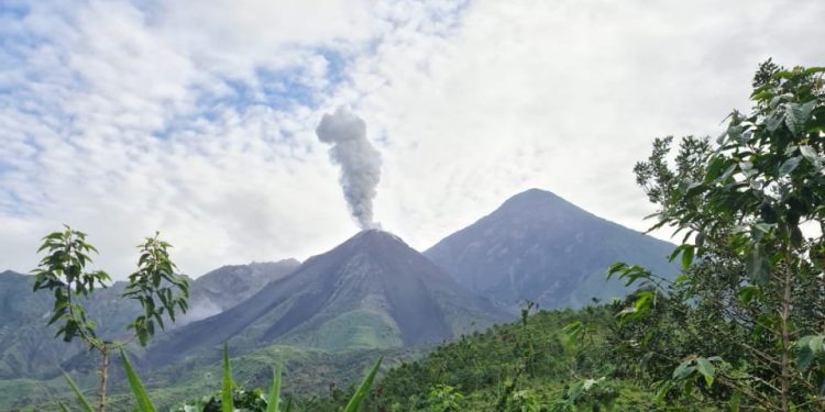 Insivumeh advierte sobre actividad en tres volcanes del país