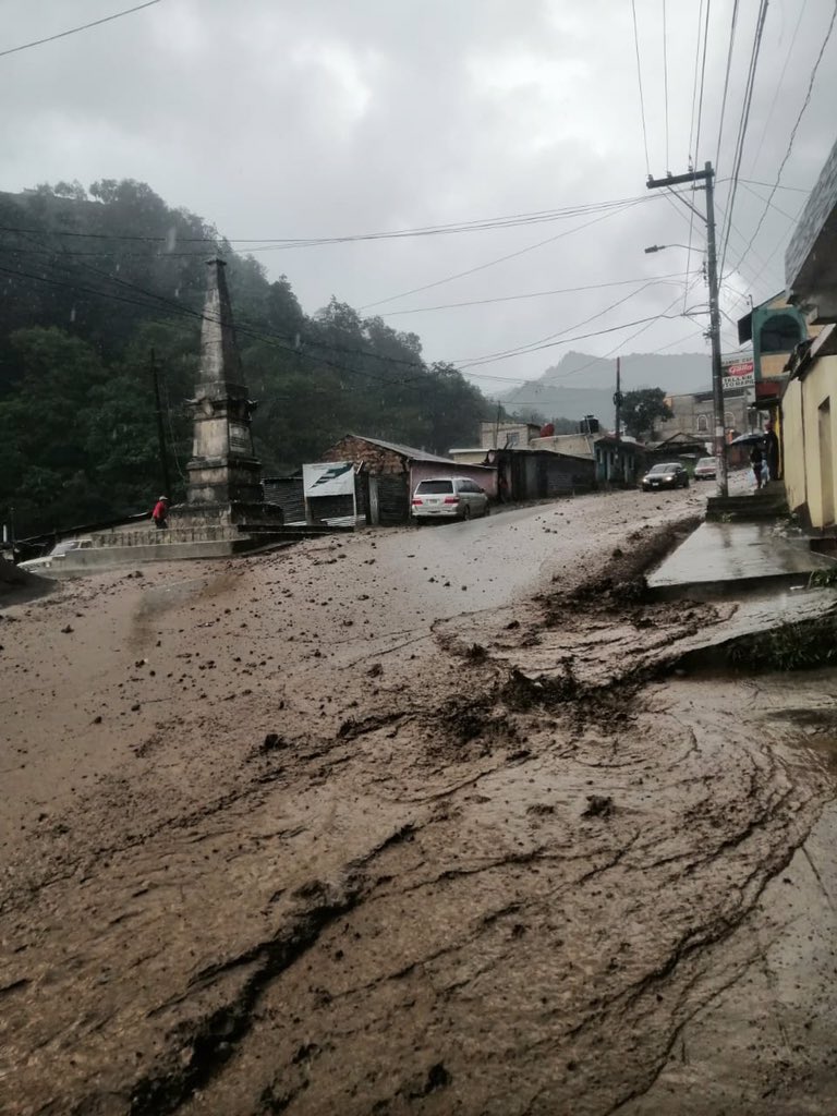 Lluvias causan inundaciones y deslizamientos en siete departamentos