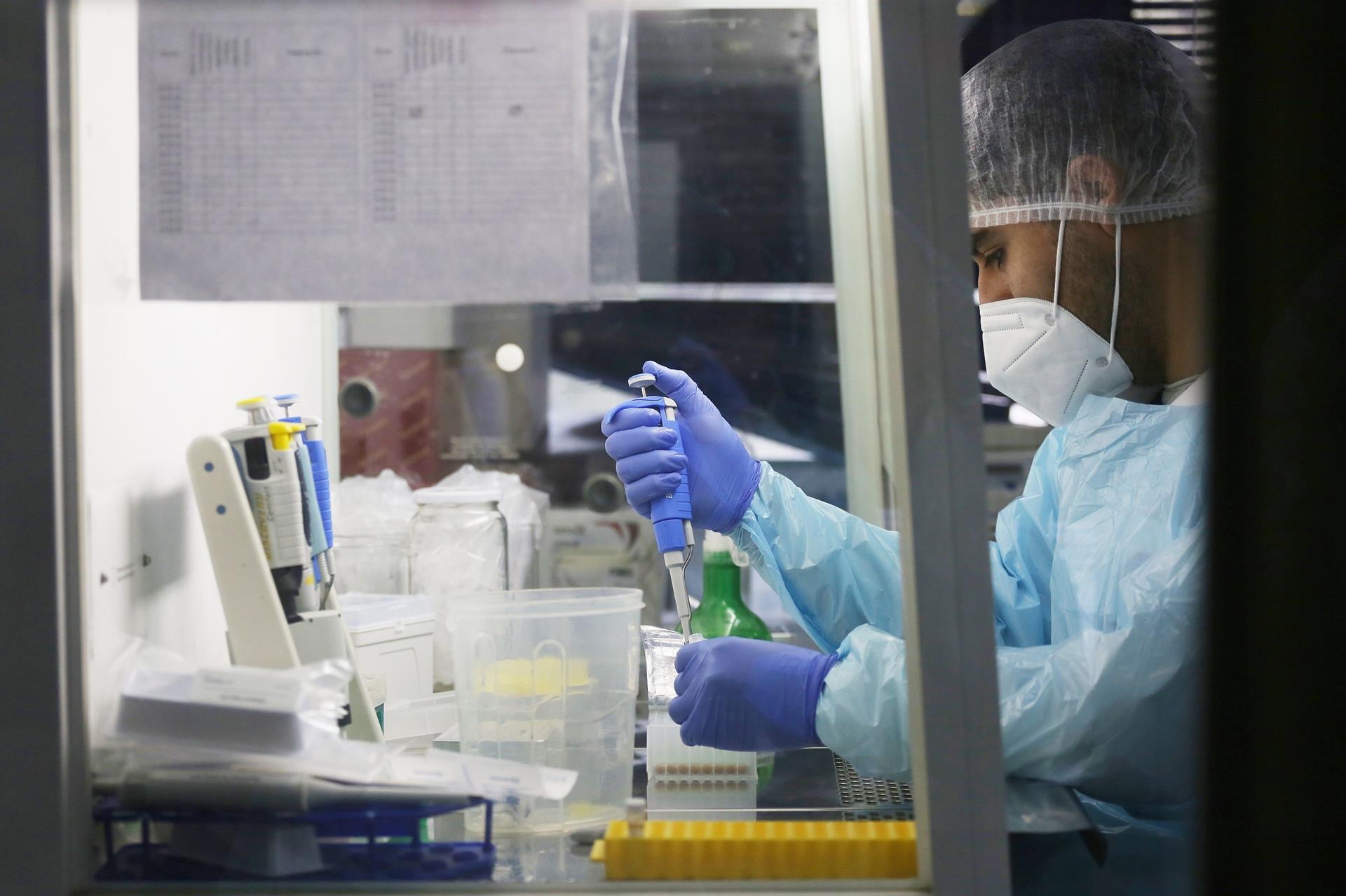 Hacer una PCR al celular, el original método chileno para frenar el COVID-19