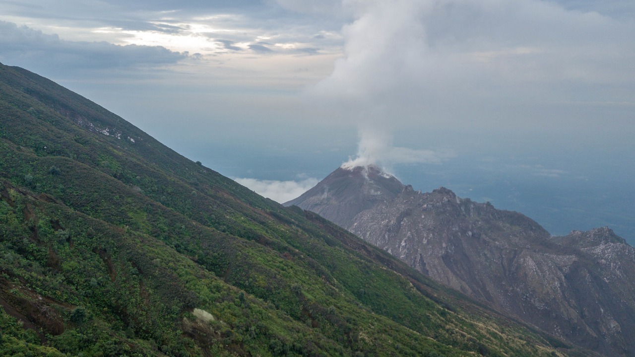 Conred crea mesa permanente para la gestión de riesgo del volcán Santiaguito