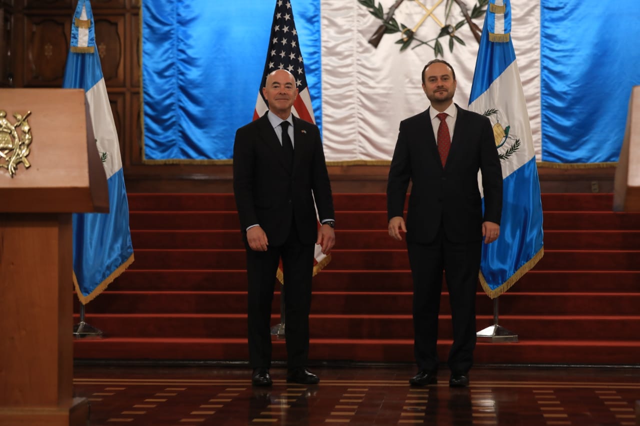 Guatemala y EE. UU. reiteran compromiso para combatir el crimen organizado regional