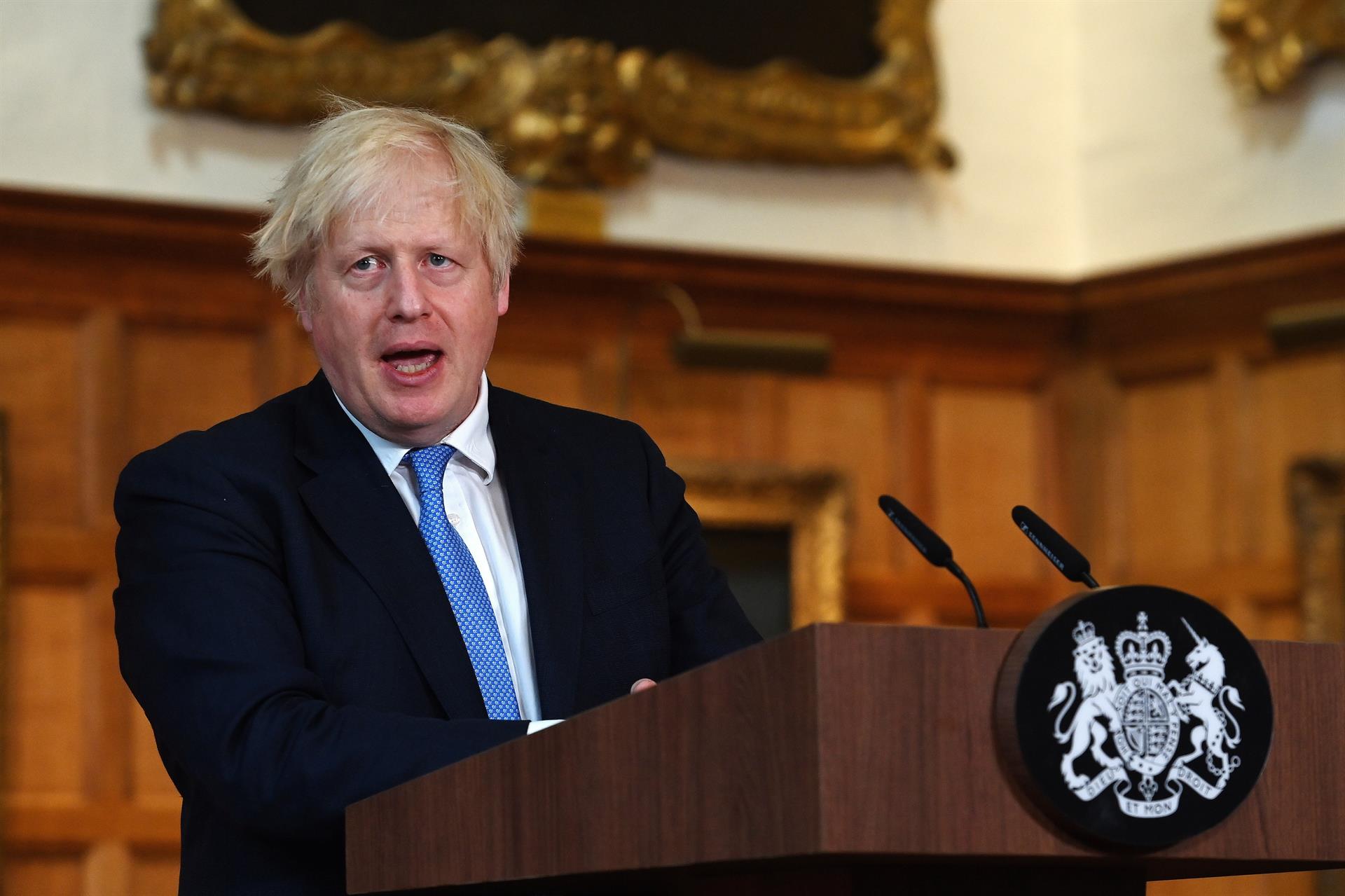 Johnson levantará las restricciones en Inglaterra pese a aumento de contagios
