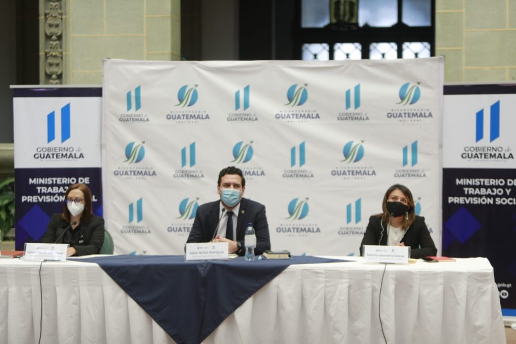 Mintrab presenta propuestas para conformación de comisiones paritarias