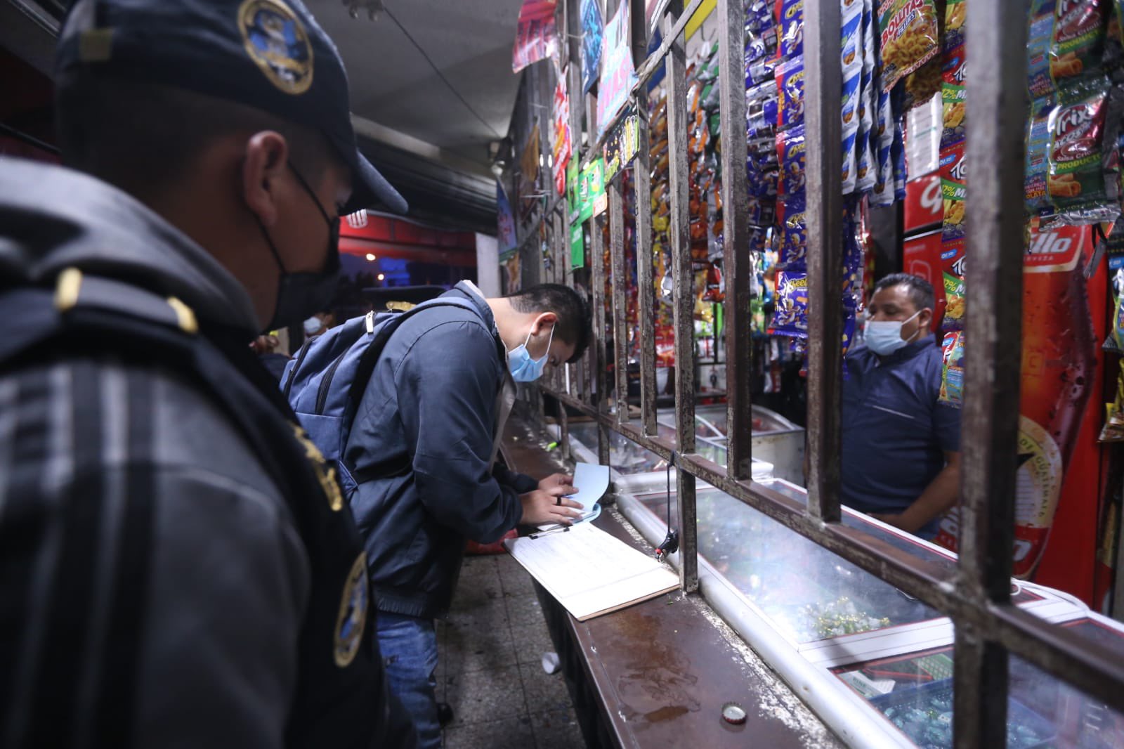 Policía realiza operativos en el primer día del estado de prevención