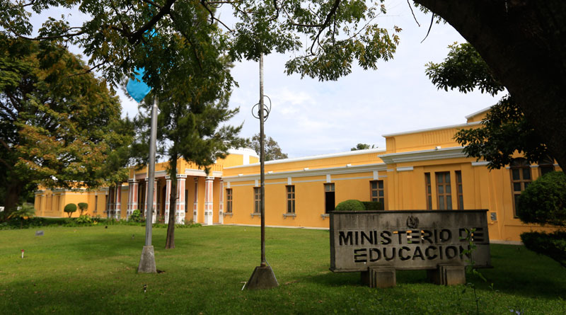 Ministerio de Educación conmemora 150 años al servicio del país