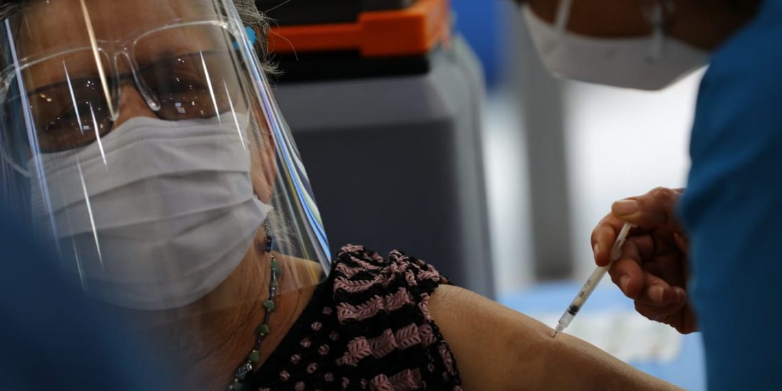COVID-19: Así avanza la vacunación para adultos mayores