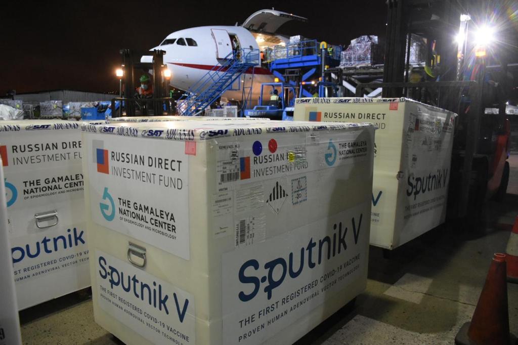 Ingresan 310 mil dosis de Sputnik V para lucha contra el COVID-19